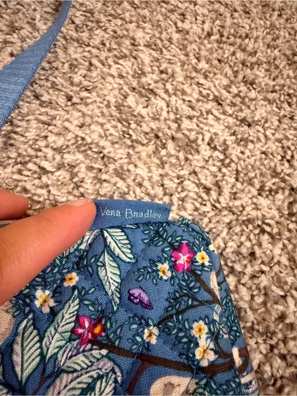 Vera Bradley “Hanging Around" Sloth RFID Crossbody - Picture 3 of 7